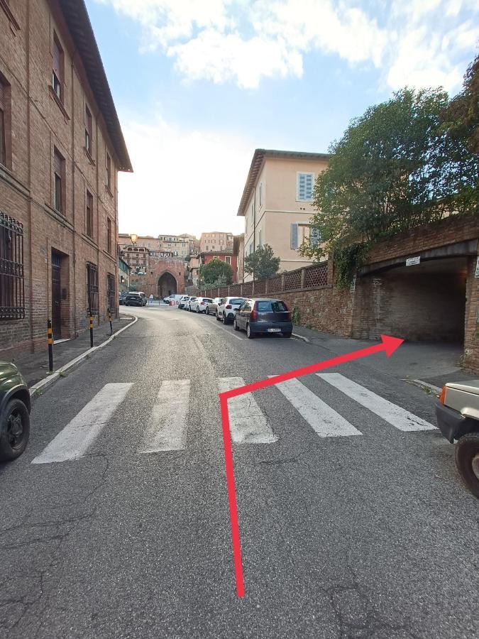 Firsthouse - Nel Centro Storico Con Parcheggio Gratuito Siena Exterior foto